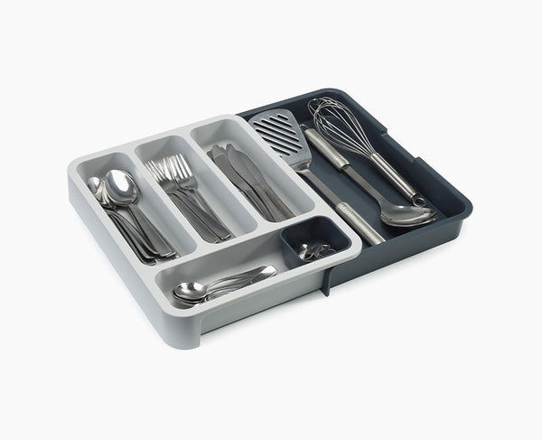 Joseph Joseph DrawerStore 85042, extensible gris; fotografía con utensilios de ejemplo.