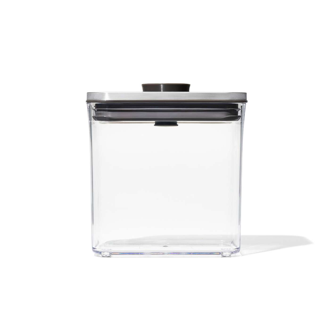 OXO 3118800 · Contenitore rettangolare trasparente con coperchio in acciaio inox e pulsante